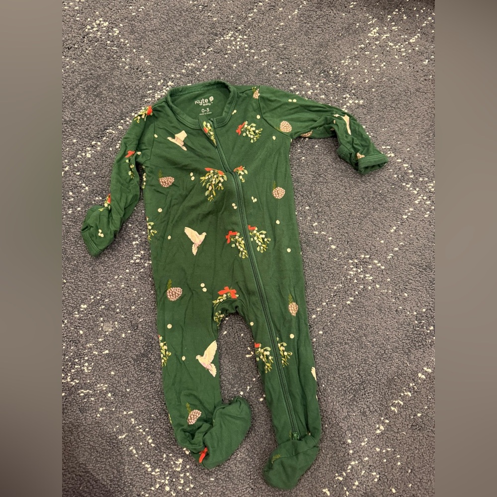 Kyte Baby Green Christmas Print Footie